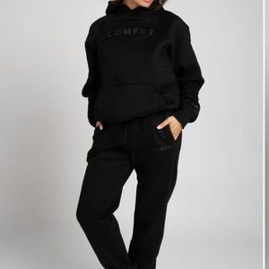 Confer Tranquil hoodie and sweatpants Set in black NWT!